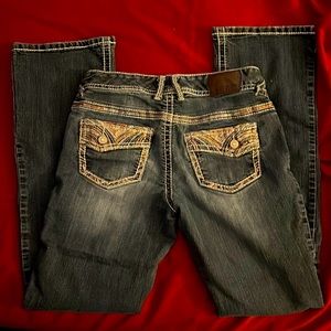 Maurice’s jeans with design in pockets